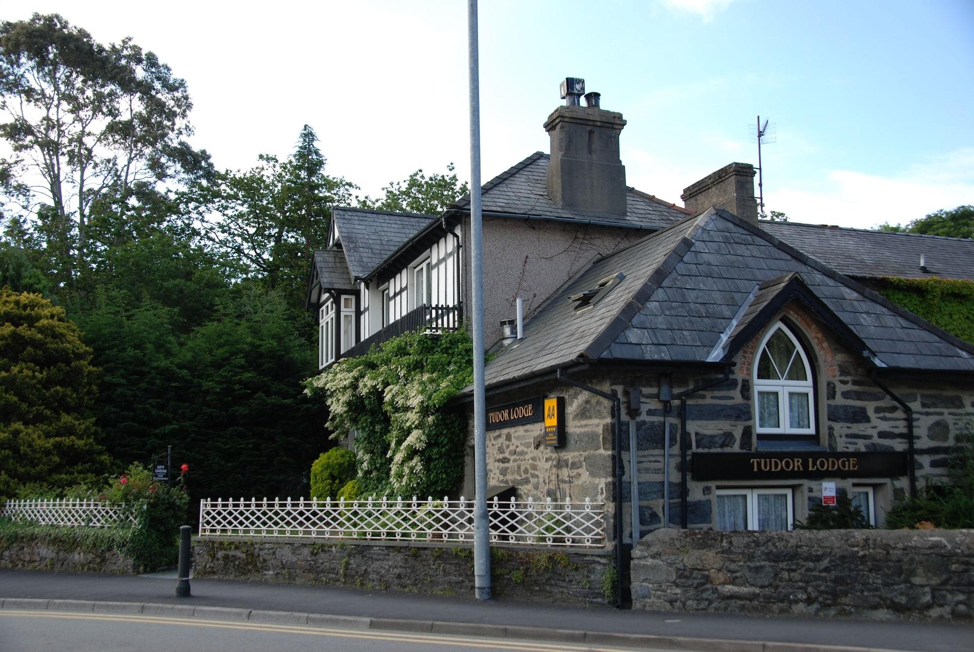 Tudor Lodge Porthmadog Exterior foto