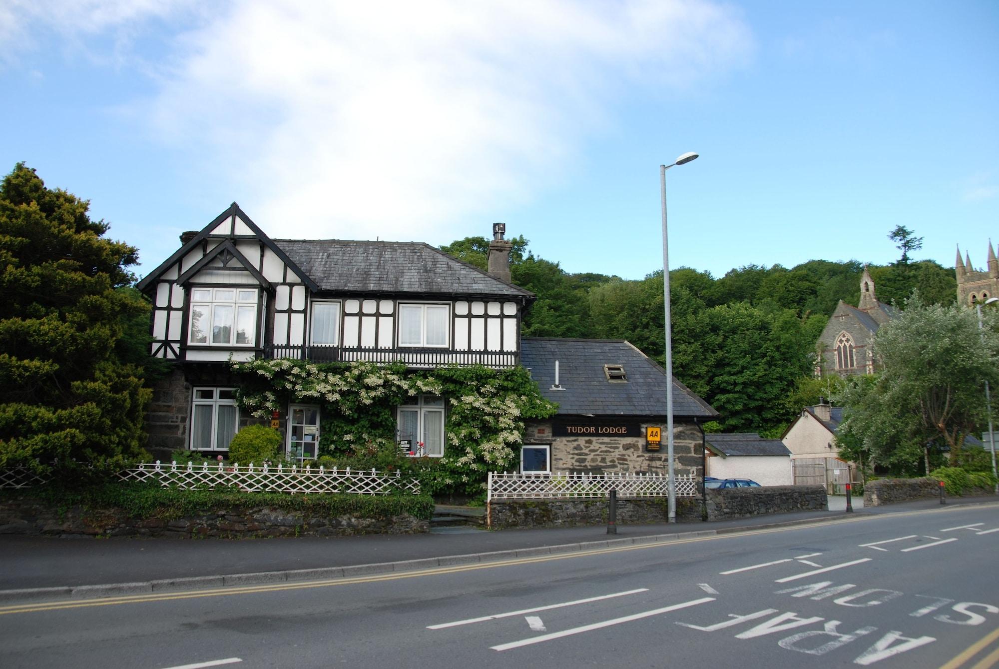 Tudor Lodge Porthmadog Exterior foto